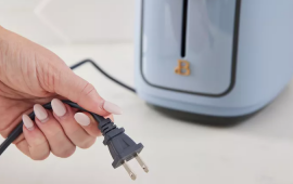 Evdən &ccedil;ıxmadan əvvəl 5 cihazı m&uuml;tləq s&ouml;nd&uuml;r&uuml;n