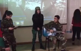 Gitarası oğurlanan şəhid Fəxri  “Ana, əsgər gedirəm” 