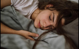 Dərin yuxunun sirri qaranlıq otaqda imiş