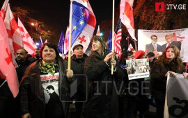 Tbilisi k&uuml;&ccedil;ələri yenidən doldu: Zurabişvili etiraz&ccedil;ılara m&uuml;raciət etdi