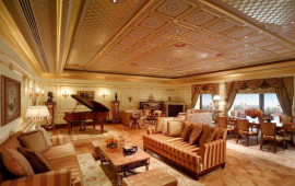 Azərbaycanlı müğənni 600 min manatlıq EV ALDI 