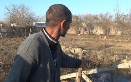 "Anası həyətə baxanda g&ouml;rd&uuml; ki, suyun &uuml;z&uuml;ndədir...&rdquo;   Quyuya d&uuml;şərək &ouml;lən azyaşlının babası 