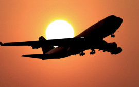 Sərnişinin halı pisləşdi  Təyyarə təcili Bakıya endi