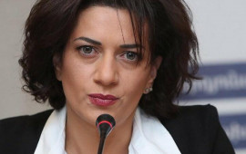 Akopyanın &Ccedil;in dilində danışması g&uuml;ndəm oldu 