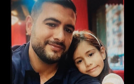 "Ne&ccedil;əne&ccedil;ə s&ouml;z i&ccedil;imdə d&uuml;y&uuml;nd&uuml;y&uuml;n qalıb"  Həmin vəkil &ouml;lən qızı ilə fotosunu paylaşdı