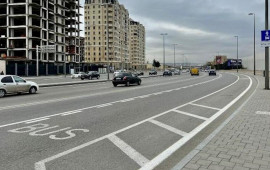 Avtobus dayanacağında və ikinci zolaqda saxlamayın!