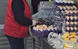 &ldquo;Araz&rdquo; marketdə kiflənmiş məhsullar satışa &Ccedil;IXARILIR? 