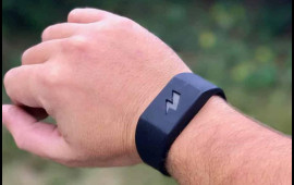 Söyüş söyəndə bədənə "tok" verən qolbaq hazırlandı