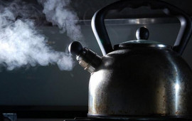 Astarada gəlin qayınanası və baldızını qaynar &ccedil;ayla yandırdı