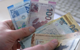 Pensiya&ccedil;ılar &uuml;&ccedil;&uuml;n 245 manat, uşaqlar 260...  Milli Məclis qəbul etdi