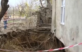 Binəqədidə evin b&uuml;n&ouml;vrəsi &ccedil;&ouml;kd&uuml;  &ldquo;Evə gələn kimi g&ouml;rd&uuml;k ki,..." 