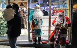 Tehranda "Santa Klaus"la şəkil &ccedil;əkdirmək qadağan olundu