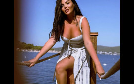 Azərbaycanlı m&uuml;ğənni milyon&ccedil;uya ƏRƏ GEDİR