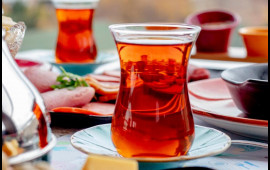 Qaraciyəri toksinlərdən təmizləyir  Çayın içinə 1 ədəd əlavə edin