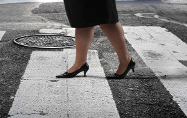 Gəncədə y&uuml;k maşını yaşlı qadını vurub &ouml;ld&uuml;rd&uuml;