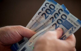 Bu şəxslərin maaşlarına m&uuml;ddətli əlavənin vaxtı uzadıldı