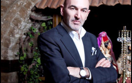 Xalq artisti efirdə ağladı 