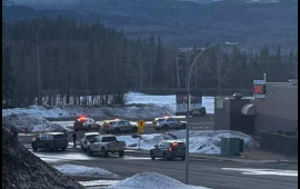 Kanadada orta məktəbdə silahlı h&uuml;cum  10 &ouml;l&uuml;, 25 yaralı