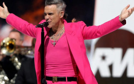 Dünya şöhrətli müğənni