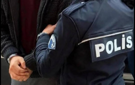 Evdə "xəyanət" səhnələşdirib, kişini soydular