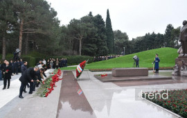 Azərbaycan xalqı Ulu &Ouml;ndər Heydər Əliyevin xatirəsini yad edir  FOTO