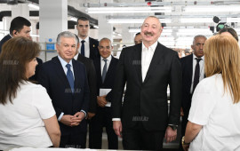 İlham Əliyev və Şavkat Mirziyoyev Xankəndidə sakinlərlə səmimi söhbət ediblər 
