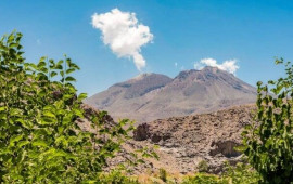 700 min ildir yatan nəhəng oyandı: S&uuml;rətlə y&uuml;ksəlir