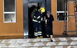 Yasamalda yanan binanın sakinləri içəri buraxılmır