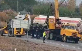BakıQazax yolunda yük maşını aşdı, yanğın oldu  