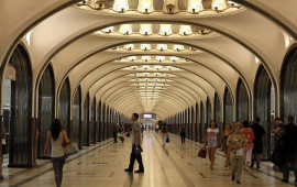 Moskva metrosunda uşaq doğuldu 