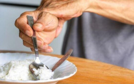 20 yaşlarda belə başlaya bilər: "Parkinson"un gizli əlamətləri