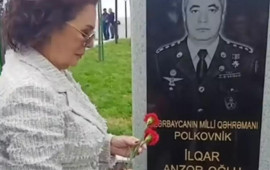 Hülya Koçyiğit də Memorial Məzarlığını ziyarət etdi 