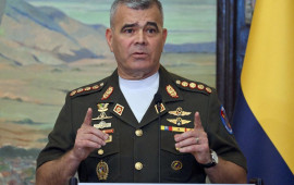 Venesuela m&uuml;dafiə naziri Padrino Lopesin evi bombalandı