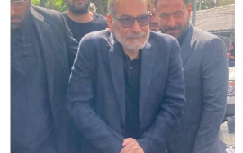 Öldürüldüyü deyilən Şamxani nüvə alimlərinin dəfn mərasiminə qatıldı 
