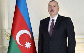 İlham Əliyev Anım Günü ilə əlaqədar Vətən müharibəsi şəhidlərinin xatirəsini bir dəqiqəlik sükutla yad edib