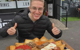 36 dəqiqəyə iki kilo ət yedi, xəstəxanaya yerləşdirildi  FOTO