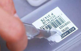 Etiketlərin yapışqan izini dərhal yox edən üsul açıqlandı