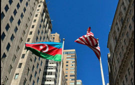 Bayrağımız Nyu Yorkun məşhur parkında dalğalanır  FOTO