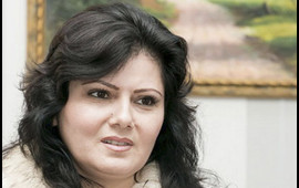 Aşıq Z&uuml;lfiyyə yeni doğulan nəvəsini g&ouml;stərdi 