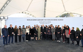 İlham Əliyev və Mehriban Əliyeva Xocavənd şəhər və Xocavənd kənd sakinləri ilə g&ouml;r&uuml;ş&uuml;b 