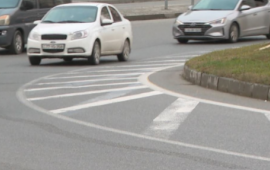 S&uuml;r&uuml;c&uuml;lərin DİQQƏTİNƏ  Bu yolda xətlənmə cərimə yaradır 