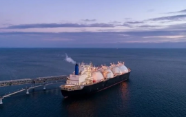 Rusiyanın nəhəng gəmisi vuruldu  30 nəfər olub...