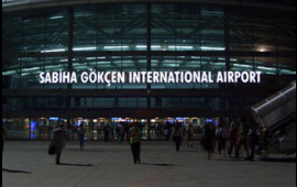 Onlarla təyyarə İstanbul hava limanına