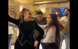 "Komedixana" aktyorları ilə Əməkdar artistin rəqsi G&Uuml;NDƏM OLDU 