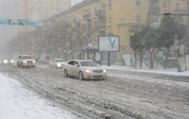 G&uuml;cl&uuml; k&uuml;lək, qar, yollar buz bağlayacaq  Həftənin ilk iş g&uuml;n&uuml;n&uuml;n