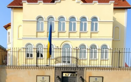 Ukrayna səfirliyi İranın Nax&ccedil;ıvana h&uuml;cumunu pislədi