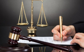 İtinə zəncir almaq üçün göz muncuğu oğurladı  Həbs edildi