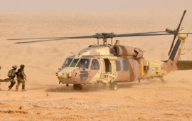 İsraildə hərbi helikopter yerə &ccedil;ırpıldı 