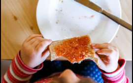 Uşağa şirniyyatı tam qadağan etmək olmaz  Dietoloq açıqladı