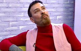 "Buna görə gecə hoteldə qalmışam"